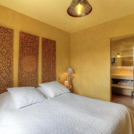 Couvent D'alando Bed & Breakfast Alando